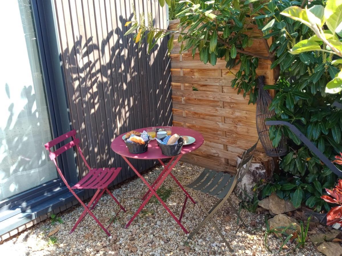 Le Temps d une Pause - Studio Indépendant climatisé jusqu à 4 personnes avec vue sur le Beaujolais - Borne recharge véhicule électrique Montmerle-sur-Saone Exterior foto